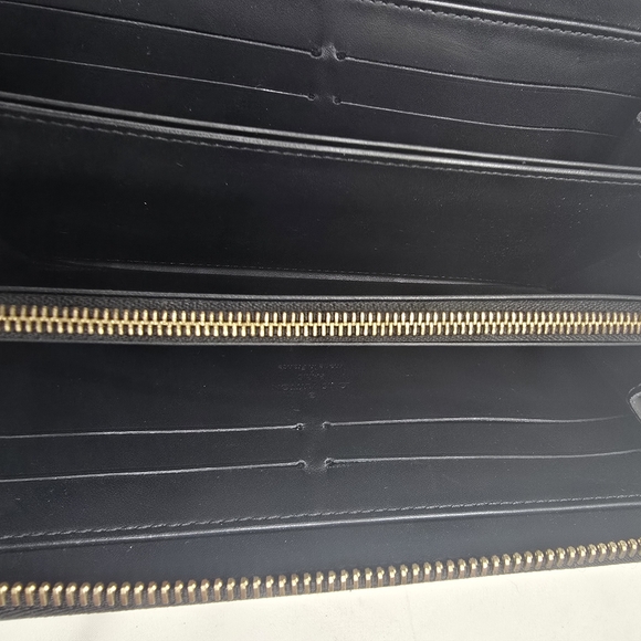 Limited Edition LV Sticker Contine tal Wallet Pre-loved - Picture 10 of 11